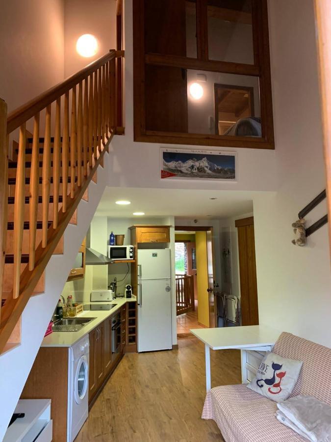 Apartamentsaloriaburg Farrera Exterior photo